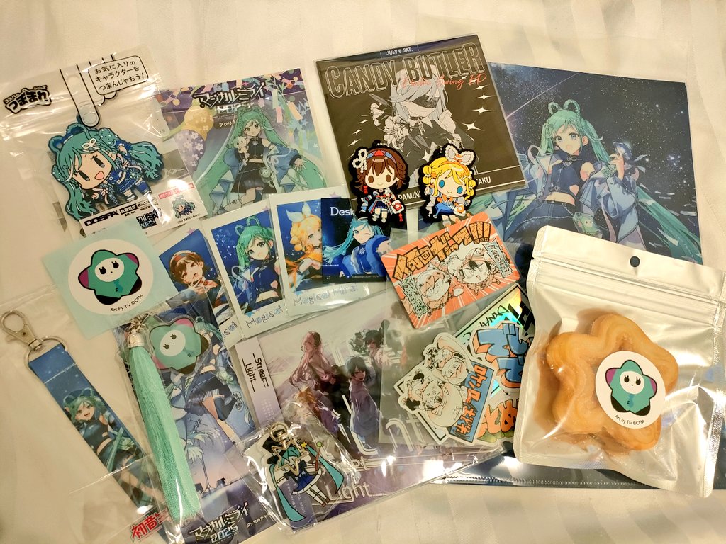 本日の戦利品
かずさんの神回避提案で、無理に混んでる時に松栄行かず大正解でした、、、16:00頃行ってこれだけ買えるぞ、、、(ズマケは14時ぐらい)