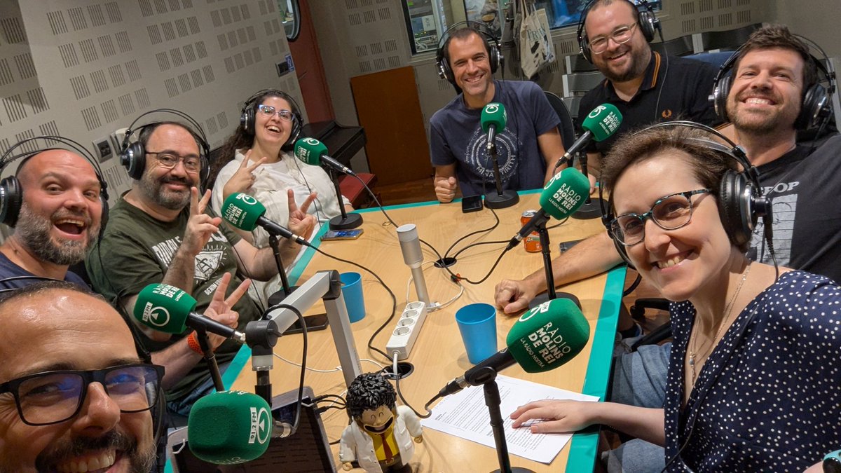 Quin plaer més gran tornar a <a href="/Radiomolins/">Ràdio Molins de Rei</a> en companyia de gent tan bonica. L'Assemblea ens ha donat l'oportunitat de retrobar-nos i de fer el q més ens agrada: parlar de videojocs a la radio.
Gràcies a tots els que heu tingut curiositat per escoltar-nos 😊