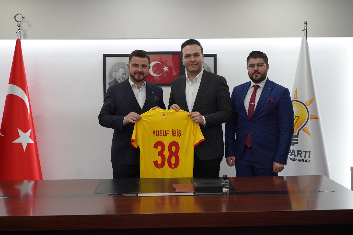İl Başkanlığımızda, Gençlik Kolları Genel Başkanımız Sayın Yusuf İbiş’i misafir ettik.

Nazik ziyaretleri için teşekkür ediyor, gençliğin enerjisini ve inancını hep birlikte yarınlara taşımaya devam ediyoruz.