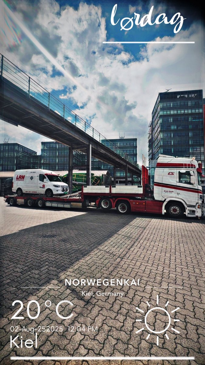 thomasroste's tweet image. 6 år siden jeg møtte en oppgitt @AageSki på kaia i Kiel. Fikk ikke med seg syklene når de stod på taket. Jeg hadde varebil og tok de med. I dag, på samme kai, båten var full. Men en kollega hadde plass på hengeren sin. Deilig når ting blir i orden 🤩 #kiel #ColorLine #hemmat