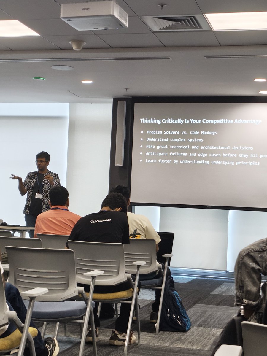 _prachand_'s tweet photo. Attending my first meetup though 🤖
It's an insightful session by🐐's @arpit_bhayani @ankushdharkar @sunnykgupta
@azdevindia https://t.co/96UgeBHius