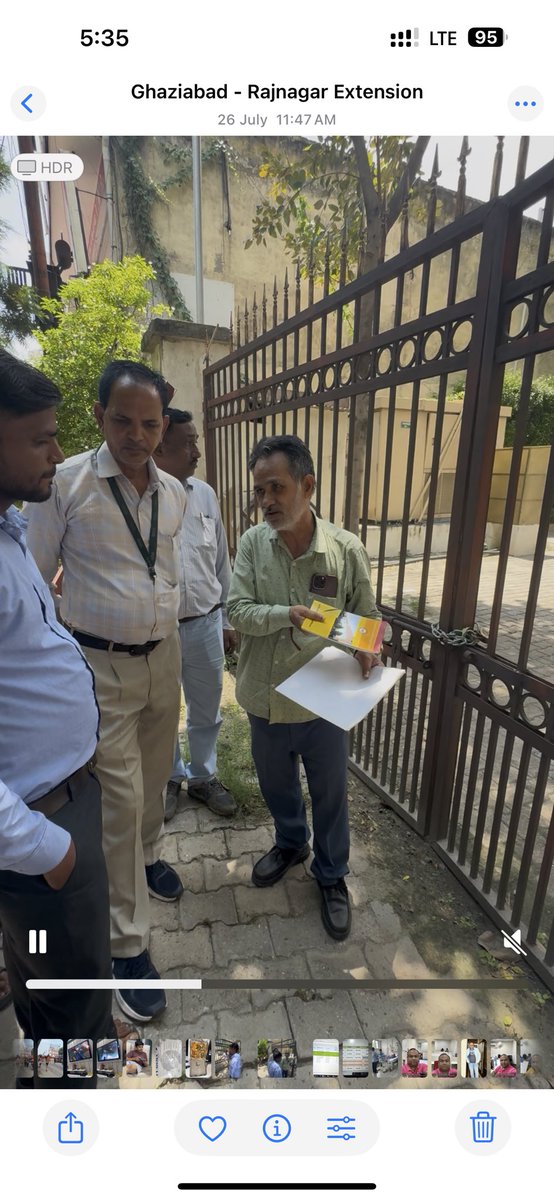 ShashankSri007's tweet photo. @premprakashcsc @gdagzb @officialGDA @CMOfficeUP @myogiadityanath @DmGhaziabad Ye gate hai jo jabran band kar rakha hai aur ye GDA JE hai jo Gate open karwane aaye the aur bole force k saath aauga Gate kholne but aaj tak nahi aaye @gdagzb @dm_ghaziabad Need your intervention required urgently. https://t.co/SHB8QsjUNl