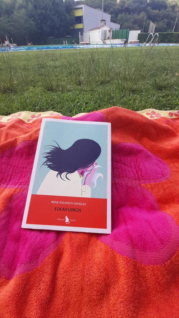 Piscina i un bon llibre <a href="/ISolanich/">Irene Solanich</a>