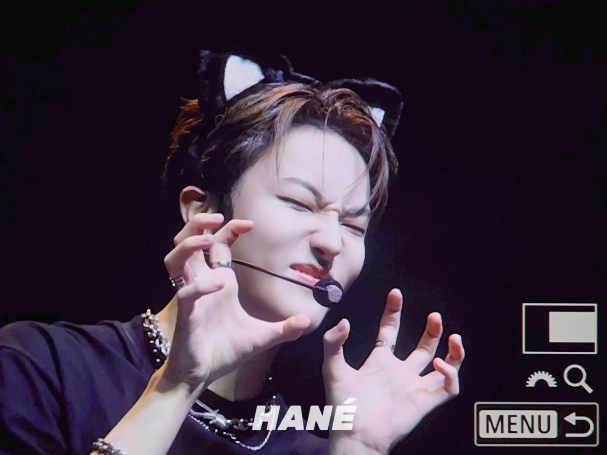 250802 pre

혼신의 애교😂😂😂

#xikers #싸이커스 #정훈 #JUNGHOON