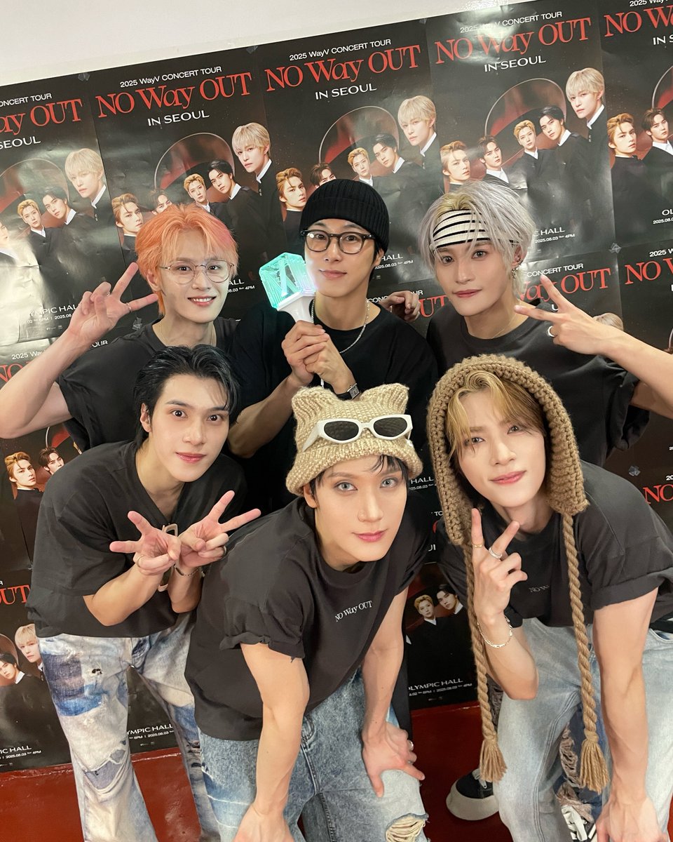 WayV 콘서트 포스터