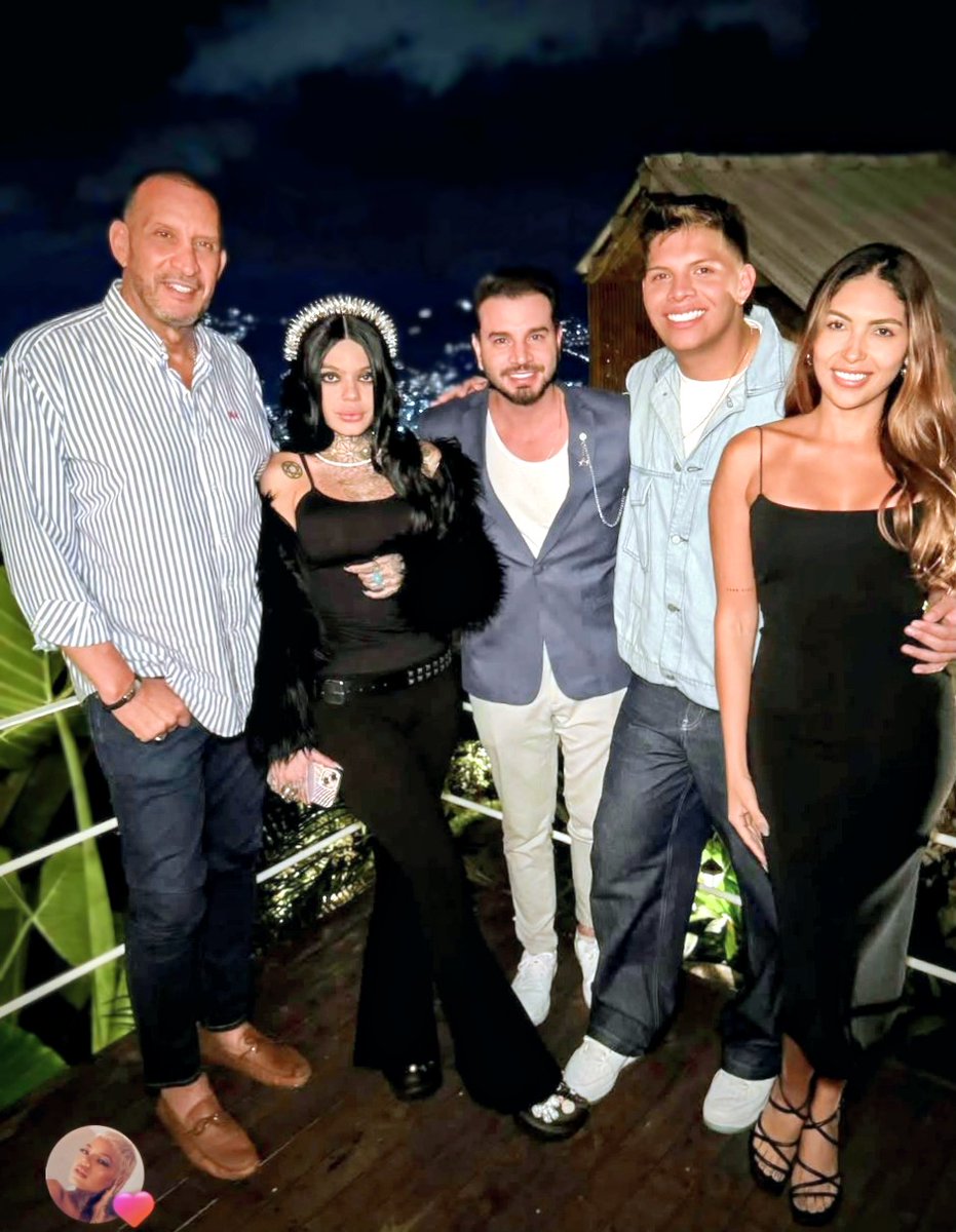 "La Foto todos la ven, el momento pocos lo captan ".  By Melissa Gate
#RealesConlosReales 
#PandillaGateX