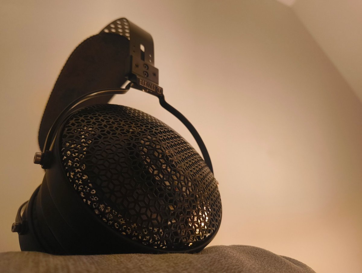 New Headphones, Reviews: Moondrop Horizon Review: A Smooth Affair by Kevin Goh
theheadphonelist.com/moondrop-horiz…