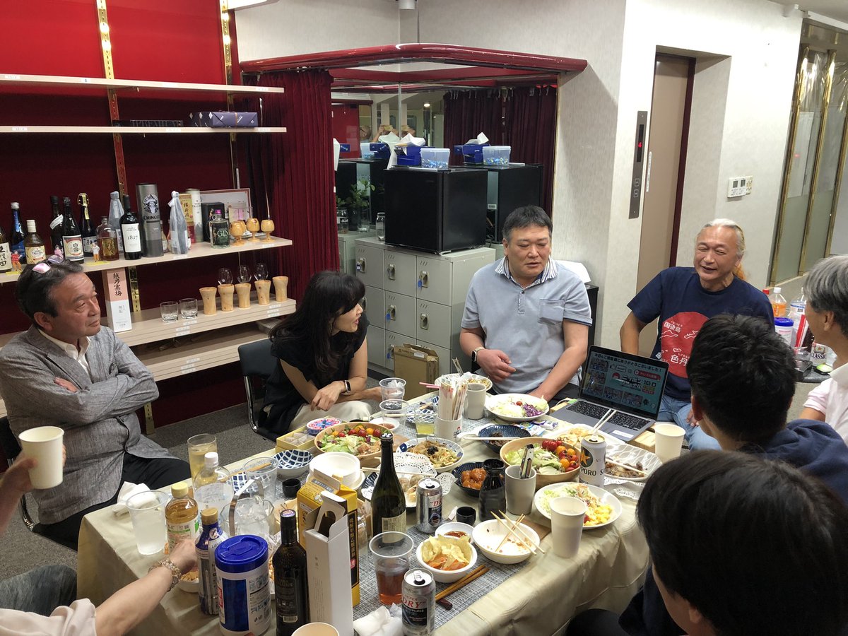 yaminabejournal's tweet photo. 配信終了後、たにまちさんと御贔屓さんで宴たけなわなう。
#ニッポンジャーナル https://t.co/RRGLHFmfVO