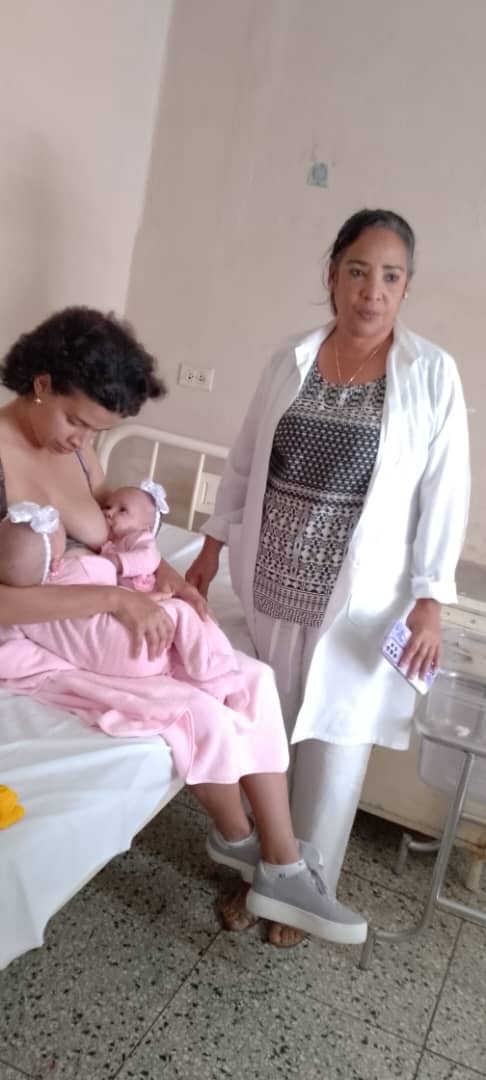 DSenfermeria's tweet photo. Ciego de Avila enfrascado en lograr la apertura de nuestro Banco de Leche Humana. No obstante se realizan actividades de promoción y apoyo a la Lactancia Materna en las salas d nuestro Hospital General Antonio Luaces Iraola.
#BancodeLecheHumana
#Lactancia https://t.co/rPT0iKP1RH
