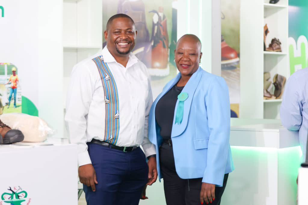 Highlights from the 97th Agricultural and Commercial Show with Ambassador for Zimbabwe, Her Excellency Charity Charamba, and ZimTrade CEO Allan Majuru, as Zimbabwe won the prize for the Best International Exhibit.
#AgriculturalShow2025 #ZimbabweExcellence