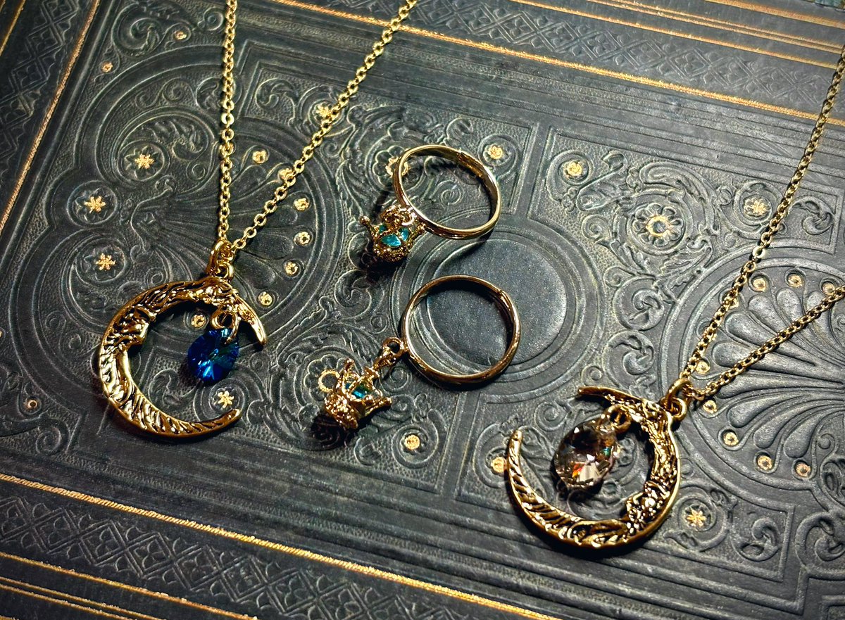 🦋 新作情報 🦋

明日の広コミに持ってゆきます✨️
ワンコイン🪙でアクセサリーが入っている卵、ふぉーちゅん𖤐えっぐも数量限定で産まれてます🐉

【 #広島コミケ 260 】
日時✦︎8月3日(日) 11:30〜15:30
場所✦︎広島市中小企業会館
スペースNo.【 B17,18 】