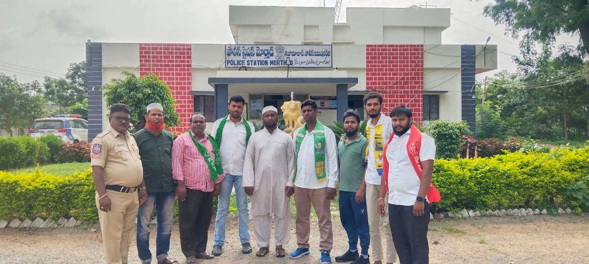 𝐒𝐲𝐞𝐝 𝐀𝐯𝐞𝐳 𝐀𝐀𝐏 (@syedavezaap) on Twitter photo Today Congress AICC Telangana state Incharge Meenakshi garu visiting to Armur constituency but Arrested to Aam aadmi party Armoor Constituency incharge Syed Avez in Armur PS but shifted to Morthad PS <a href="/AamAadmiParty/">AAP</a> <a href="/AapKaBRamuGoud/">Burra Ramu Goud</a> <a href="/AAPTELANGANA/">AAP TELANGANA</a> <a href="/DrDiddiSudhakar/">Dr. Diddi Sudhakar</a> <a href="/PKakkar_/">Priyanka Kakkar</a> Today Congress AICC Telangana state Incharge Meenakshi garu visiting to Armur constituency but Arrested to Aam aadmi party Armoor Constituency incharge Syed Avez in Armur PS but shifted to Morthad PS <a href="/AamAadmiParty/">AAP</a> <a href="/AapKaBRamuGoud/">Burra Ramu Goud</a> <a href="/AAPTELANGANA/">AAP TELANGANA</a> <a href="/DrDiddiSudhakar/">Dr. Diddi Sudhakar</a> <a href="/PKakkar_/">Priyanka Kakkar</a>