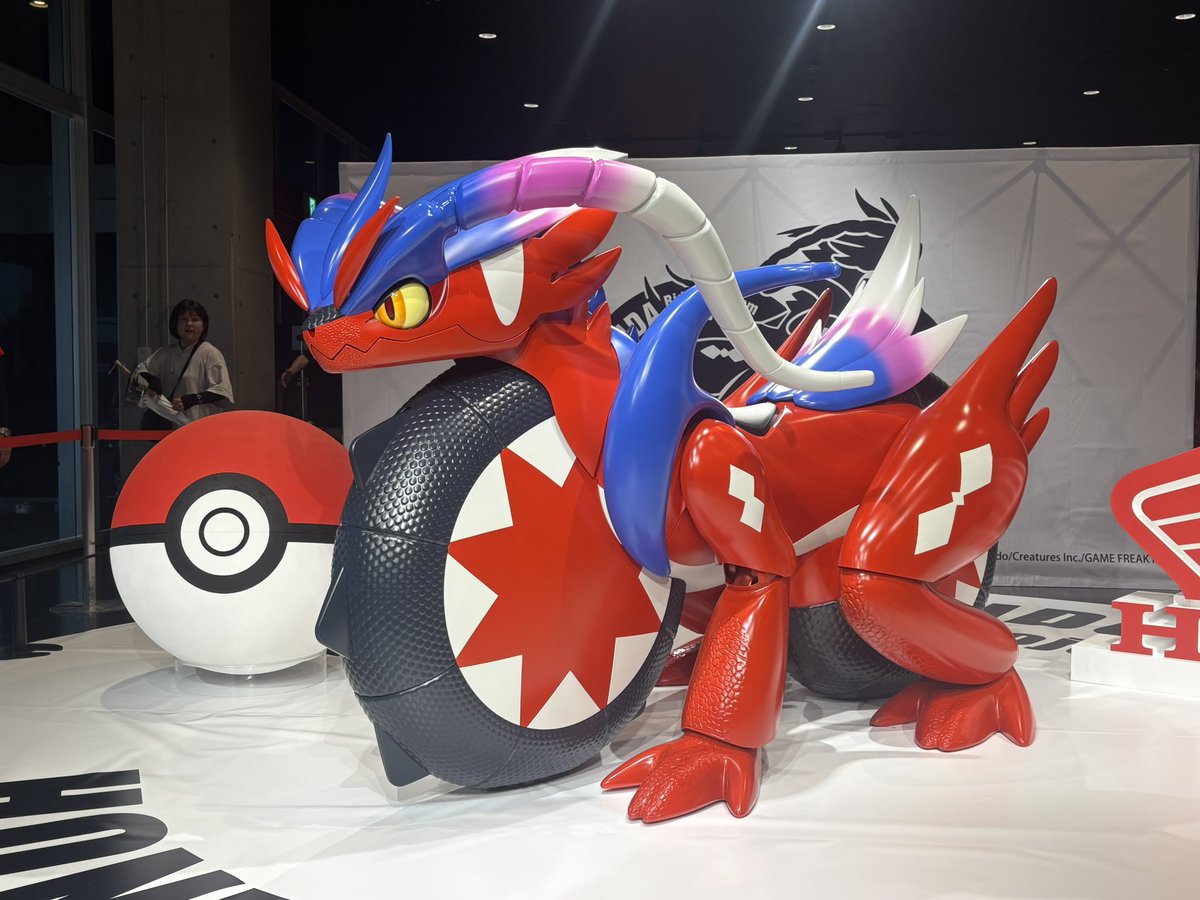 鈴鹿サーキット8耐にコライドンいたぞー！😆
まばたきしたり少し動いてた🫢
明日走るって　転ぶなよっ