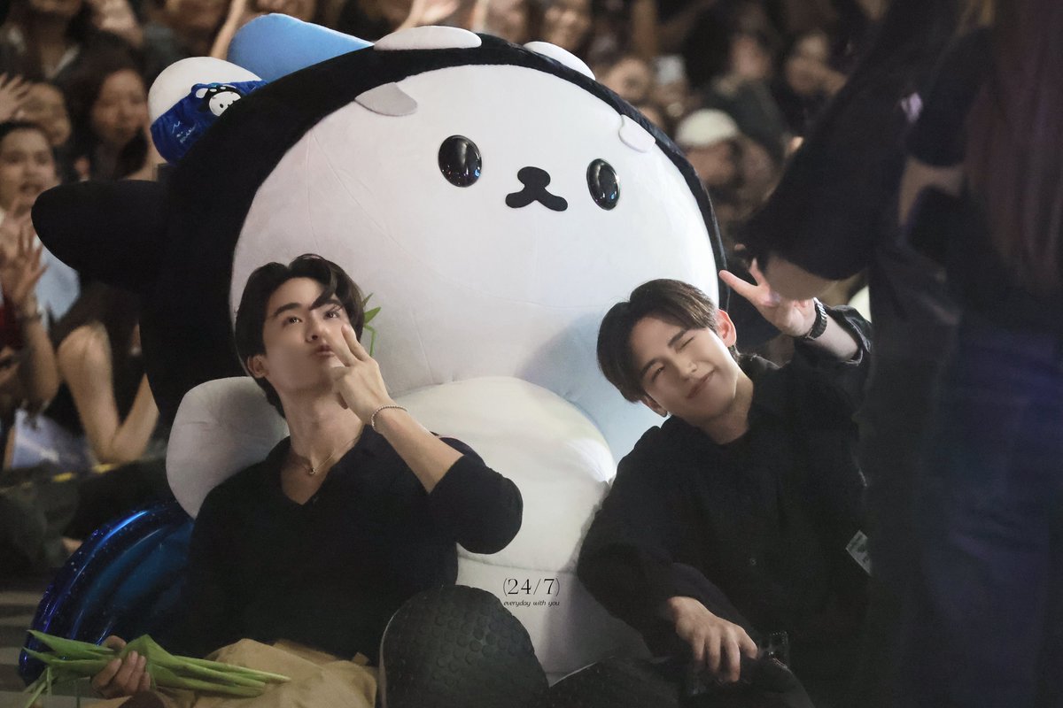 247withuuuu's tweet photo. 02/08/25

Family time🥰

TAYNEW POLCASAN FANSIGN
#มหกรรมนิยายนานาชาติ2025xTN
#เตนิว #TayNew 
@Tawan_V @new_thitipoom @polcasan_GMMTV https://t.co/Wn8Sqiu9oe