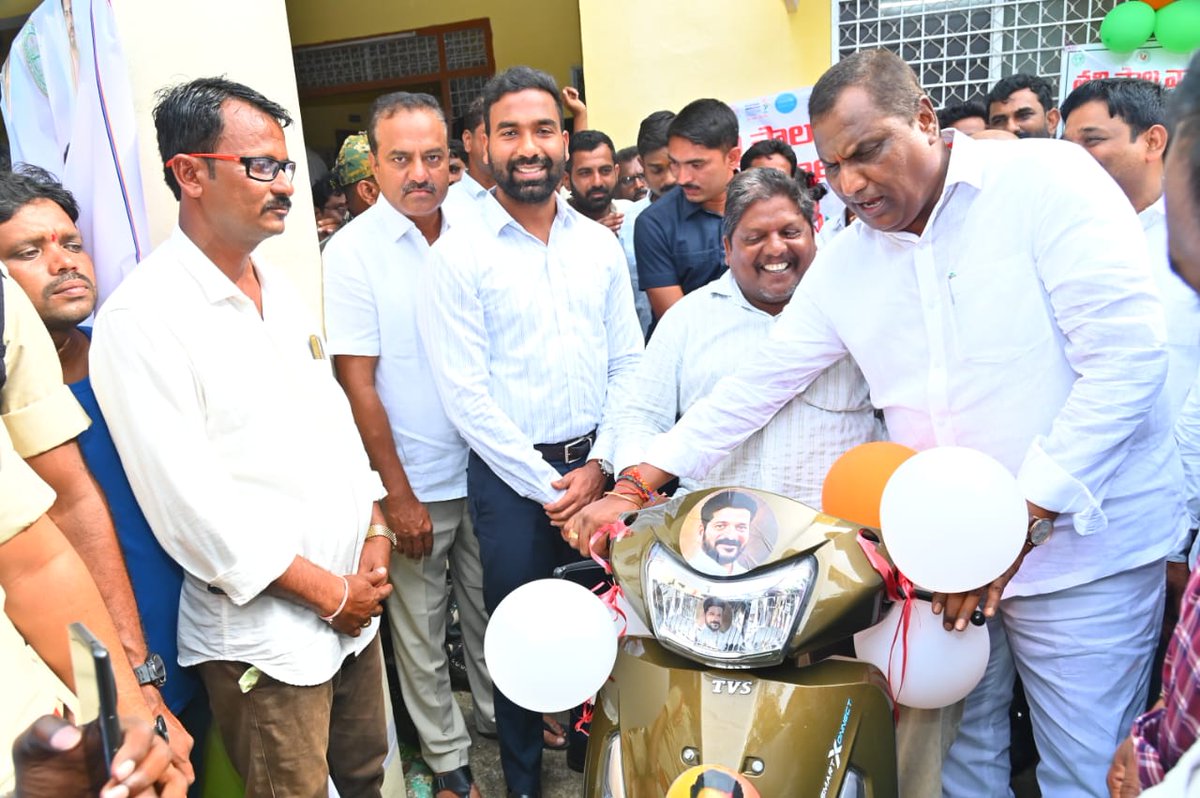 ❇️ప్రపంచ తల్లి పాల వారోత్సవాలను పకడ్బందీగా నిర్వహణ:

❇️ఆగస్టు 01 నుండి 07 వరకు ప్రపంచ తల్లి పాల వారోత్సవాలు.

❇️బిడ్డ ఆరోగ్య భవిష్యత్తుకు పునాది తల్లి పాలు

రాష్ట్ర ఎస్సీ, ఎస్టీ, మైనారిటీ సంక్షేమ శాఖ మంత్రి అడ్లూరి లక్ష్మణ్ కుమార్

ప్రస్తుతం తల్లిదండ్రులు తమ బిడ్డకు అత్యుత్తమ