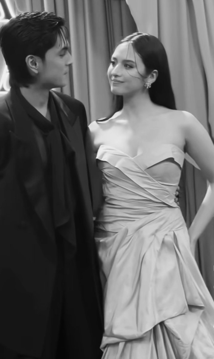 YsaGuel's look of love! 🥹🥰

SLAYSideBySide YSAGUEL
#YsaGuel #GMAGALA2025