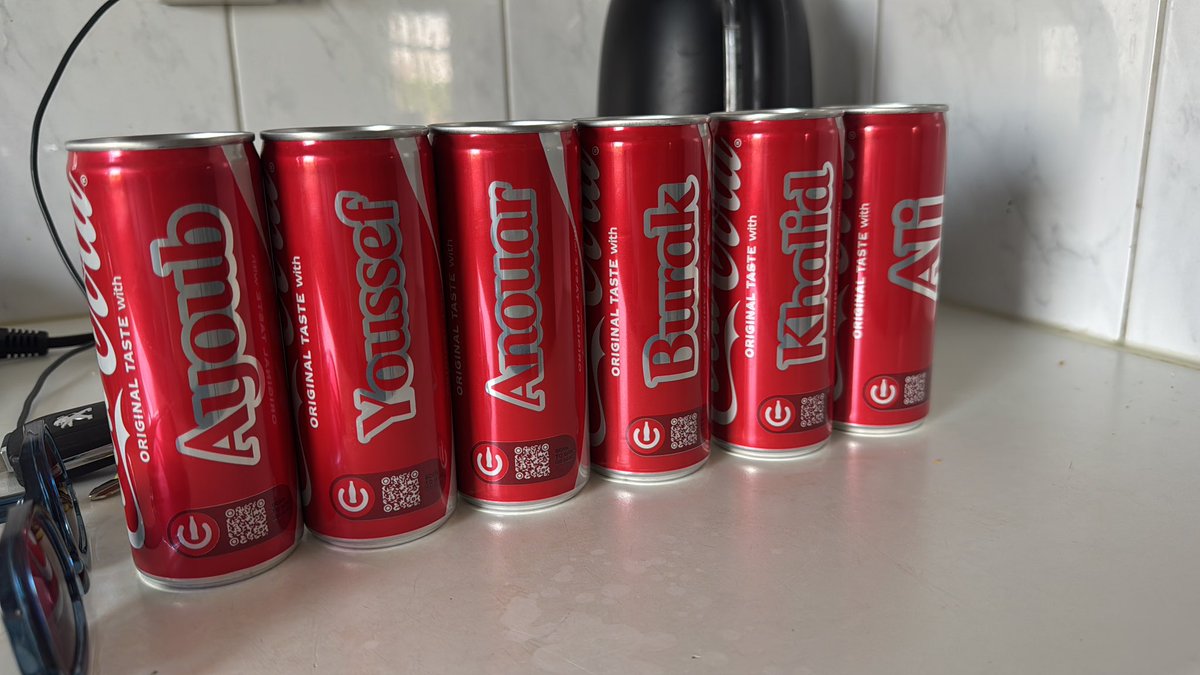 MarcovHoogdalem's tweet photo. Zeg dat je in Rotterdam Zuid woont, zonder te zeggen dat je in Rotterdam Zuid woont. #cocacola 😂 https://t.co/eG72YIgiBW