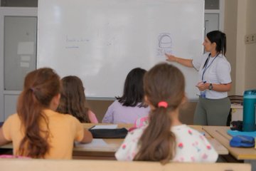 Deneyimli öğretmenlerle İngilizce eğitim