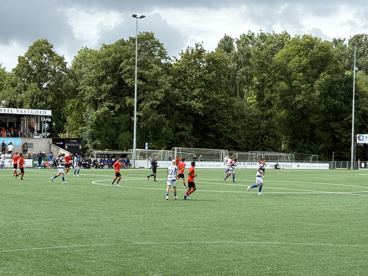 SV_Spakenburg's tweet photo. 1. We zijn begonnen!
#spaspa https://t.co/J1gJBYhrMU