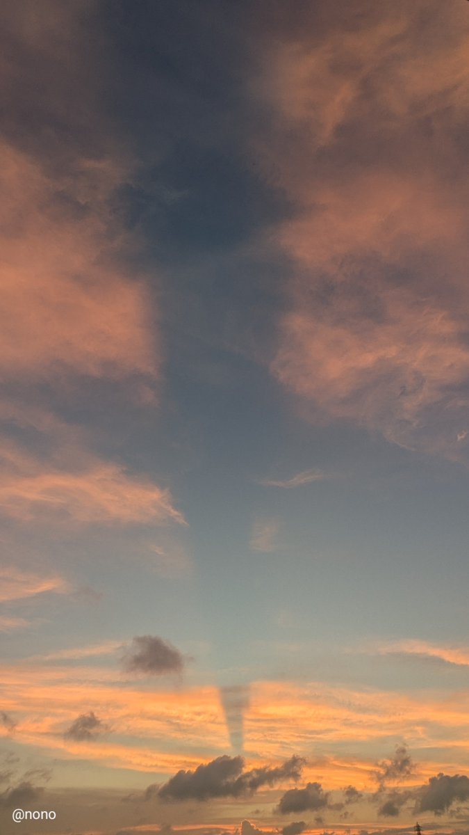 NonoKongo01's tweet photo. 📷🌄
#夕日 #夕焼け #空が好き 
#今日の空 #日本の風景 #絶景
#癒しの風景 #CoucherDeSoleil
#SunsetInJapan #NatureJaponaise
#BeautifulJapan #japan #photography 
#写真好きな人と繋がりたい 
#夕焼け好きな人と繋がりたい https://t.co/J5nglytk9X