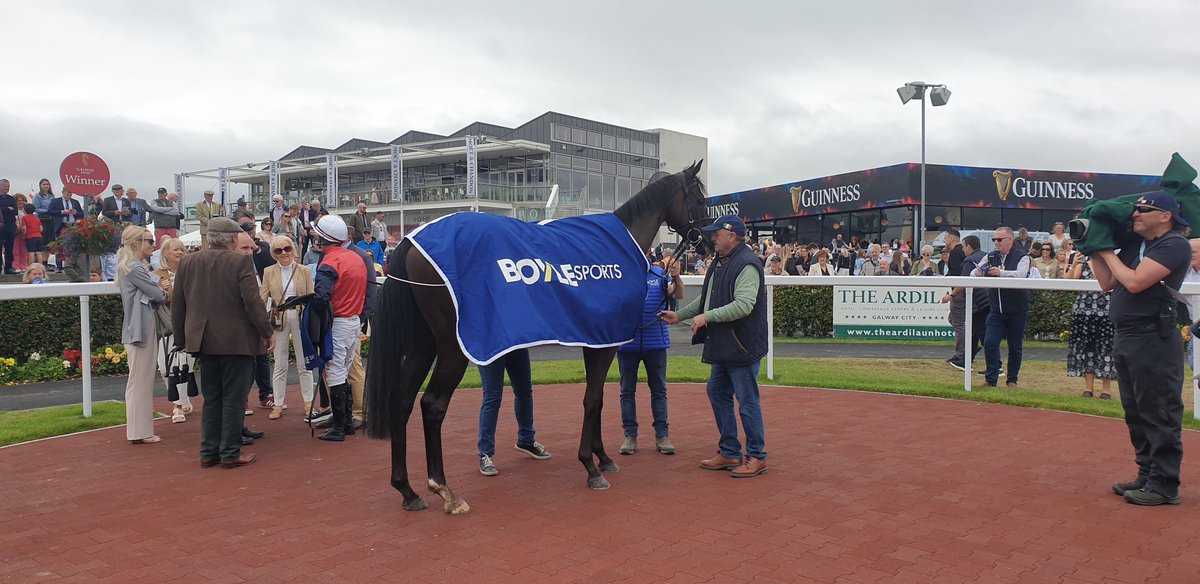 SportsNewsIRE's tweet image. Ebony King (9/1) and @CianQuirke1 wins @BoyleSports Maiden Hurdle @Galway_Races for trainer Andy Slattery