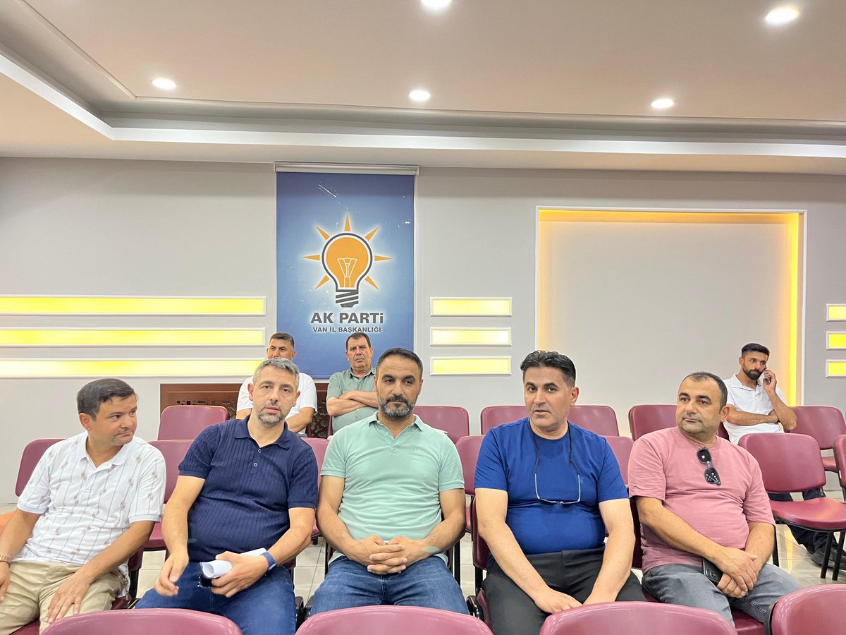 İlçe başkanımız Sn. Yavuz Kuşan , ana kademe, gençlik kolları ve kadın kolları olarak il başkanlığımızın danışma meclisine  katılım sağladık. 
<a href="/abuyukgumus/">Ahmet Büyükgümüş</a>
<a href="/MustafaAlkayis/">Av. Mustafa Alkayış</a>
<a href="/merdogan02/">Mehmet ERDOĞAN</a>
<a href="/ArvasAbdulahat/">Abdulahat Arvas</a>
<a href="/YavuzKusanVan/">Yavuz Kuşan</a>
