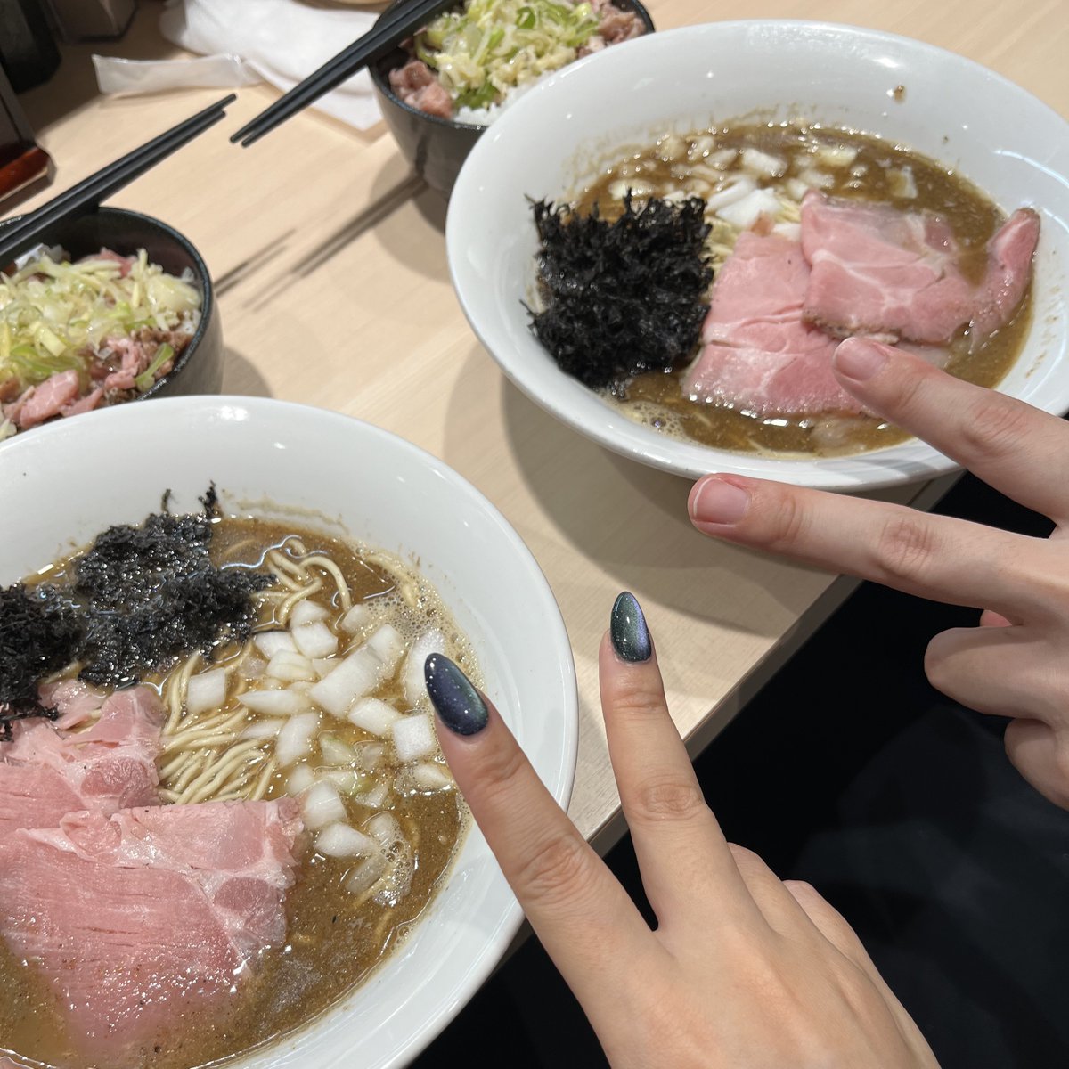 らーめん！！！！コスサミ撤退しました〜
夕方から参加ならなんとか生き延びれる…ぴえ……

短い時間でしたが交流頂いた方々ありがとうございました！！！！