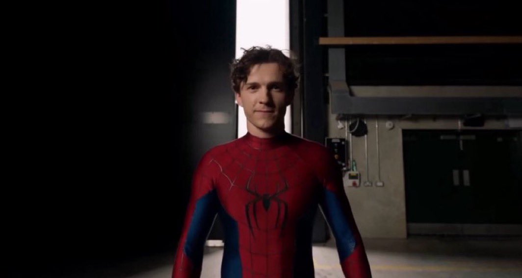 OneTakeNews's tweet image. First look at Spider-Man’s new suit.