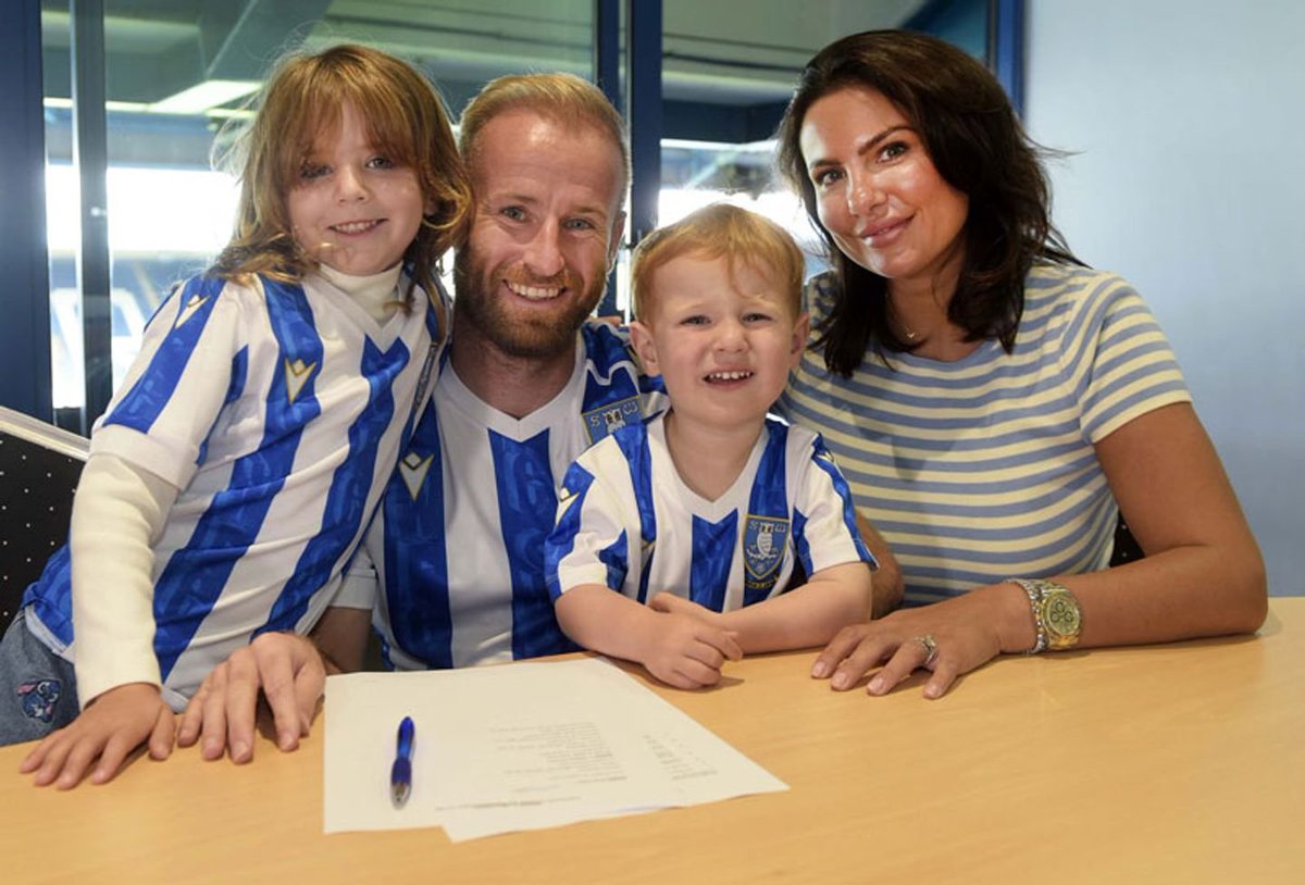 “We had a lot of conversations as a family and when I told my daughter Elsie that I might be leaving she started crying. Then last night when I told her I was staying she started crying again.” 

Sheffield Wednesday more than a football club to Barry Bannan 👏