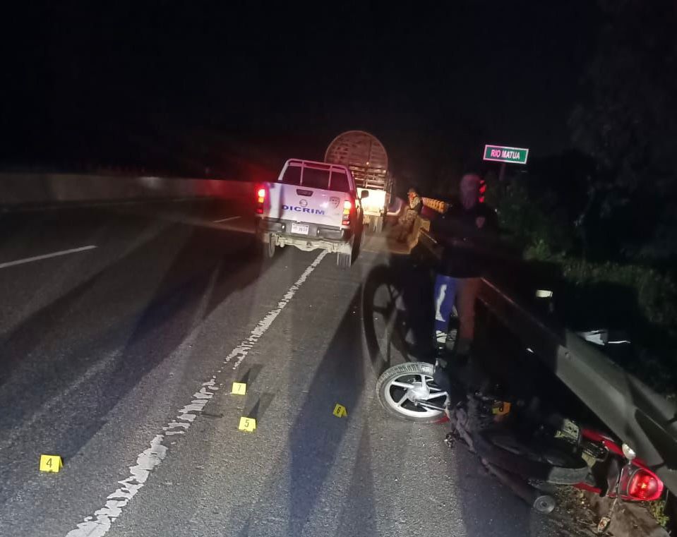 #NacionalesTA I Enfrentamiento en Pedro Brand deja dos presuntos delincuentes abatidos por la PN

Más detalles en el link 
informativosta.com.do/2025/08/02/enf…

#PN #Delincuentes #PedroBrand #InformativosTA