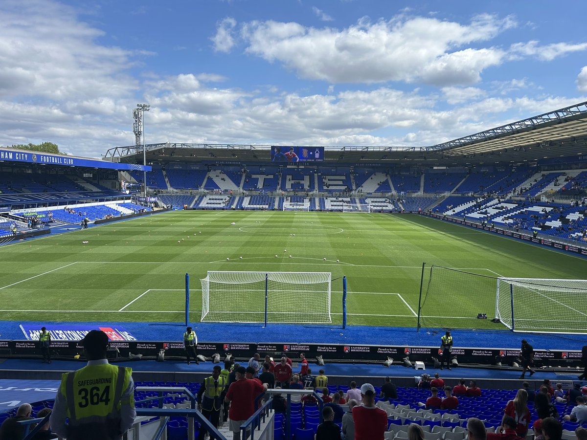 Getting close to the real action starting. Should be a decent game and a strong line up. Up the reds. #NFFC