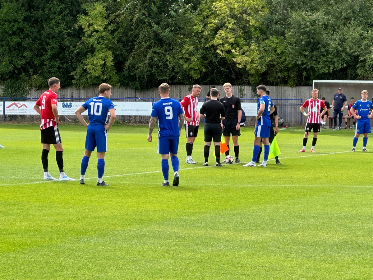 CliffPledge's tweet photo. It’s a replay!
Ft @BMRFC 1 @SFC1888 in the #FACup.
Well taken goals from Jack Lovell 🔴 and Lewis Beale 🔵 plus a crucial save in added time from Dylan Kramer 🧤
Decent cup tie, fair result, reaction on @solentsport. https://t.co/ElPOf5rVMO