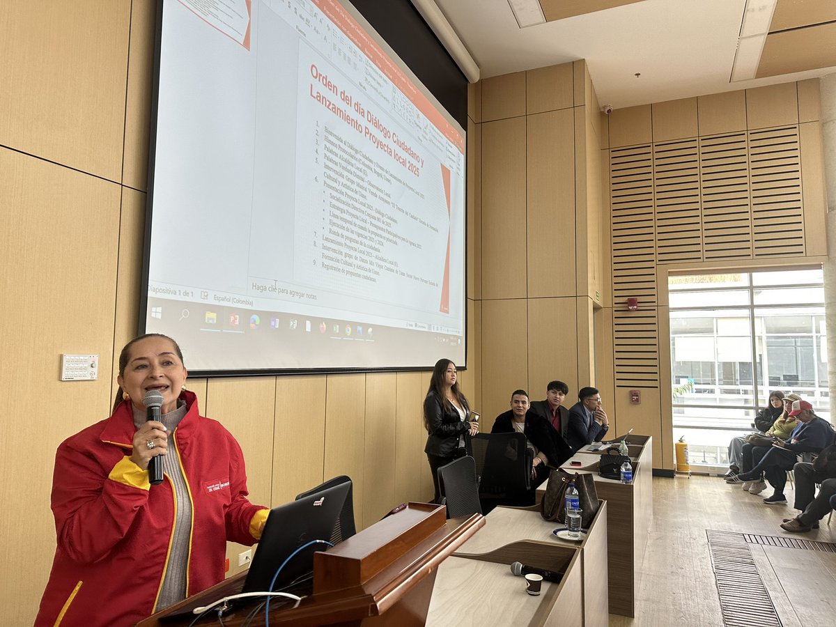 Apertura diálogo ciudadanos, por parte de la Alcaldesa local (E) <a href="/Isabelhortua_/">Ana Isabel Hortua Salcedo</a>.

Sigue la transmisión en vivo aquí ➡️ facebook.com/share/v/1G526G…