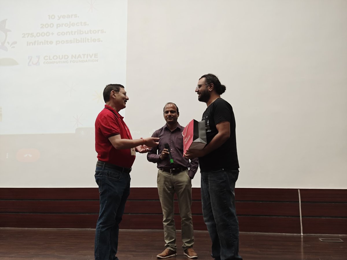 cncfhyd's tweet photo. @ramiyengar  wrapped it up in style, making us all dive into kitOps and it's magic.

@CloudNativeFdn 
#ctencf #CNCF10 #LLM #kitOps #CloudNative https://t.co/HeOdQF8FvS