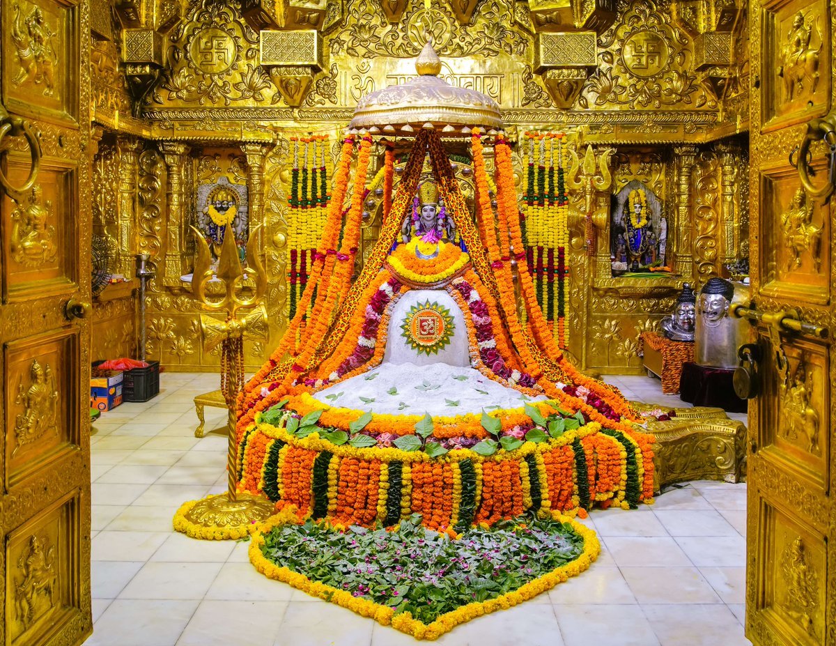 Bharat J Panchal (@bjpanchal64) on Twitter photo શ્રાવણના આઠમા દિવસે શ્રી સોમનાથ મહાદેવને ભસ્મ શૃંગાર
નિર્મોહ અને નિરંતરતા નું પ્રતિક છે મહાદેવનો ભસ્મ શૃંગાર
#Gujarat #Somnath #Religious #Jyotirlinga <a href="/Somnath_Temple/">Shree Somnath Temple</a> <a href="/12Jyotirling/">12 Jyotirlingas Of Mahadev</a> શ્રાવણના આઠમા દિવસે શ્રી સોમનાથ મહાદેવને ભસ્મ શૃંગાર
નિર્મોહ અને નિરંતરતા નું પ્રતિક છે મહાદેવનો ભસ્મ શૃંગાર
#Gujarat #Somnath #Religious #Jyotirlinga <a href="/Somnath_Temple/">Shree Somnath Temple</a> <a href="/12Jyotirling/">12 Jyotirlingas Of Mahadev</a>
