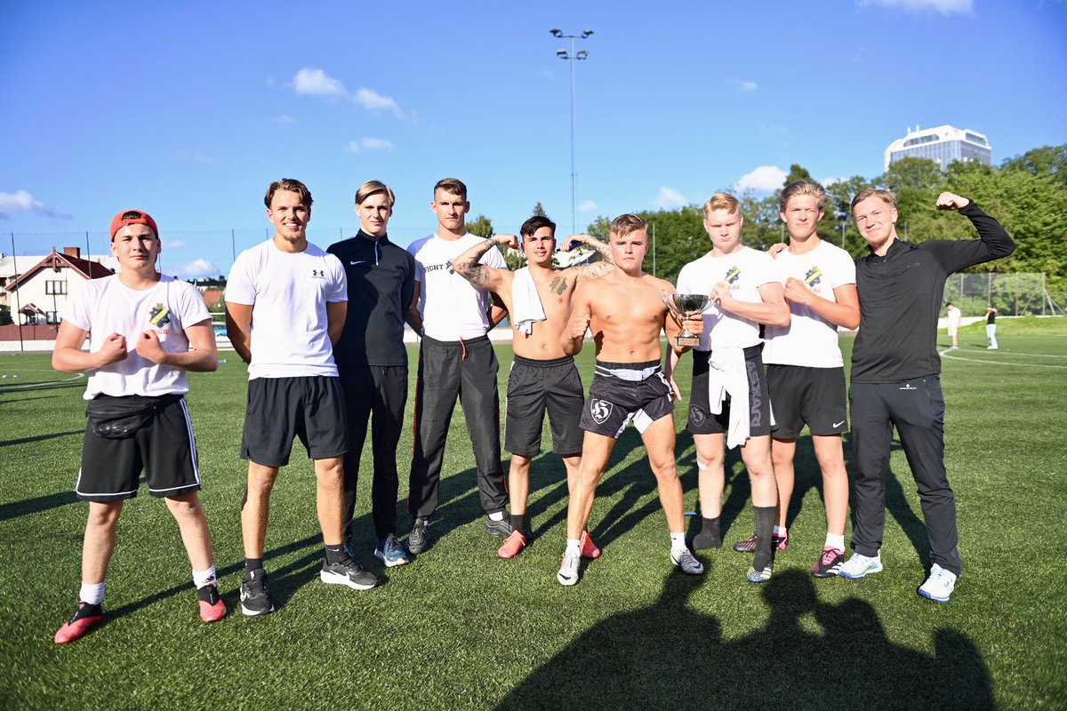 jojjesplejs's tweet image. Segrarna i ”Årets råttjävlar ”