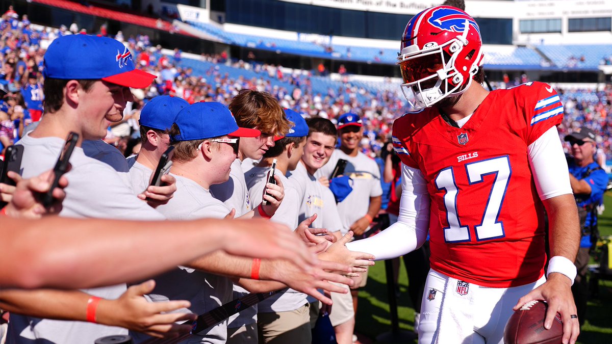 Highmark Stadium (@highmarkstadm) on Twitter photo #BillsMafia didn't disappoint ❗️
A record-setting 39,224 fans showed up to support the <a href="/BuffaloBills/">Buffalo Bills</a> for the last Return of the Blue & Red practice at the current Highmark Stadium. #BillsMafia didn't disappoint ❗️
A record-setting 39,224 fans showed up to support the <a href="/BuffaloBills/">Buffalo Bills</a> for the last Return of the Blue & Red practice at the current Highmark Stadium.