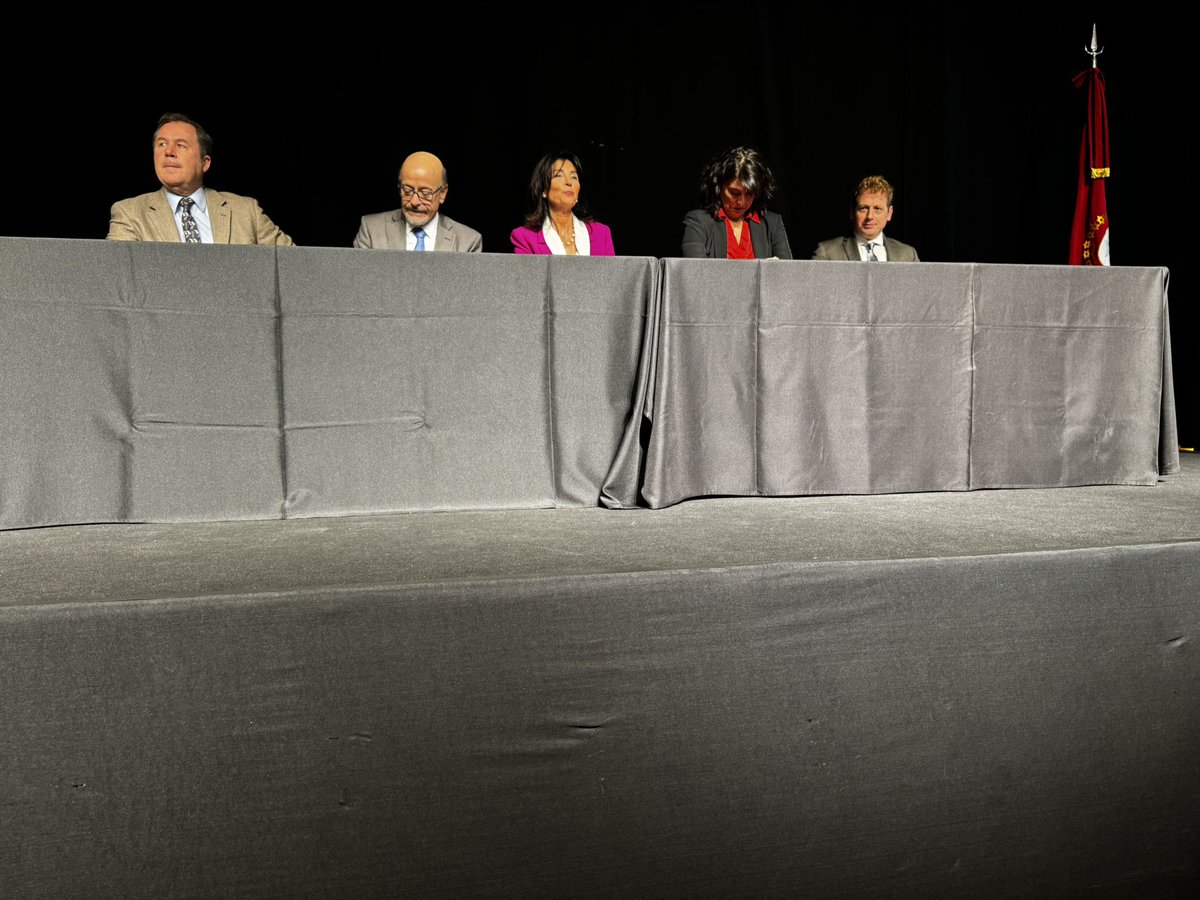 Comienza el acto de entrega de diplomas a concejales y convencionales municipales electos #Salta