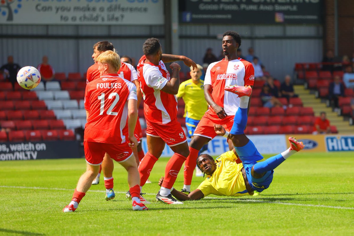 68’ GOAL 1-1
Whyte-Hall equalises for us with an overhead kick💛💙

#coym #SolihullMoorsFC #SolihullMoors #SMFC #MoorsFamily
