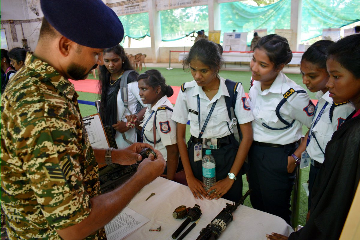 rtc2avadi's tweet photo. Students were exposed to functioning &amp; Training curriculam of the Institution through practical exercises, demonstrations and weapon display.
#CRPF https://t.co/lVq6a8rY1d