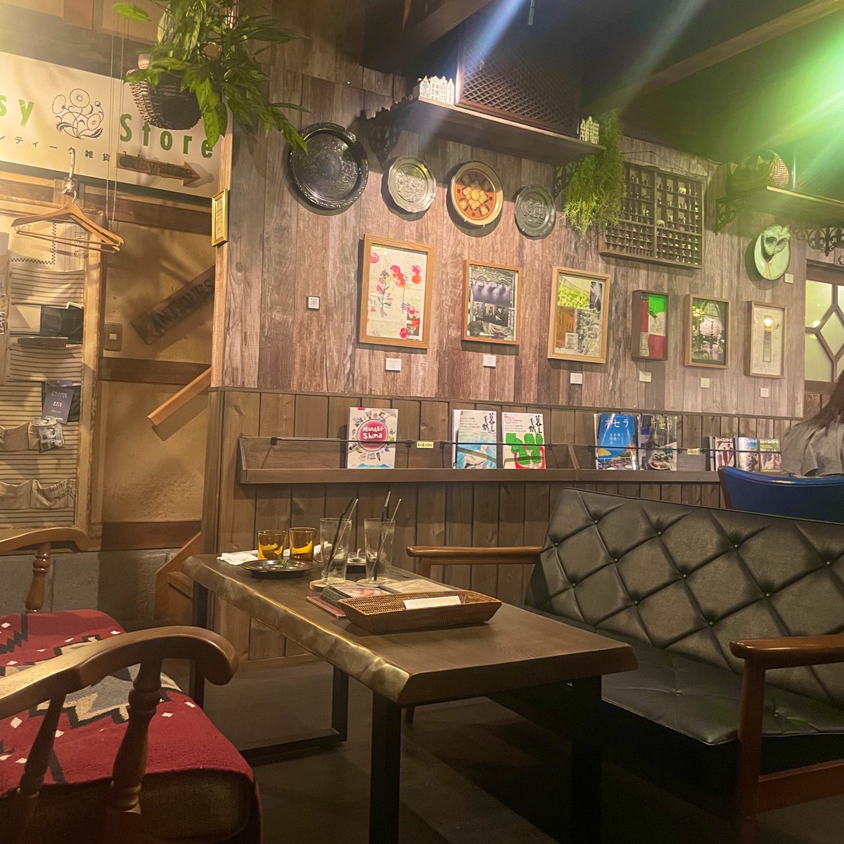 今まで行ったカフェの中で
1番好きだった。

味も、内装も雰囲気も、音楽も
1番だった。