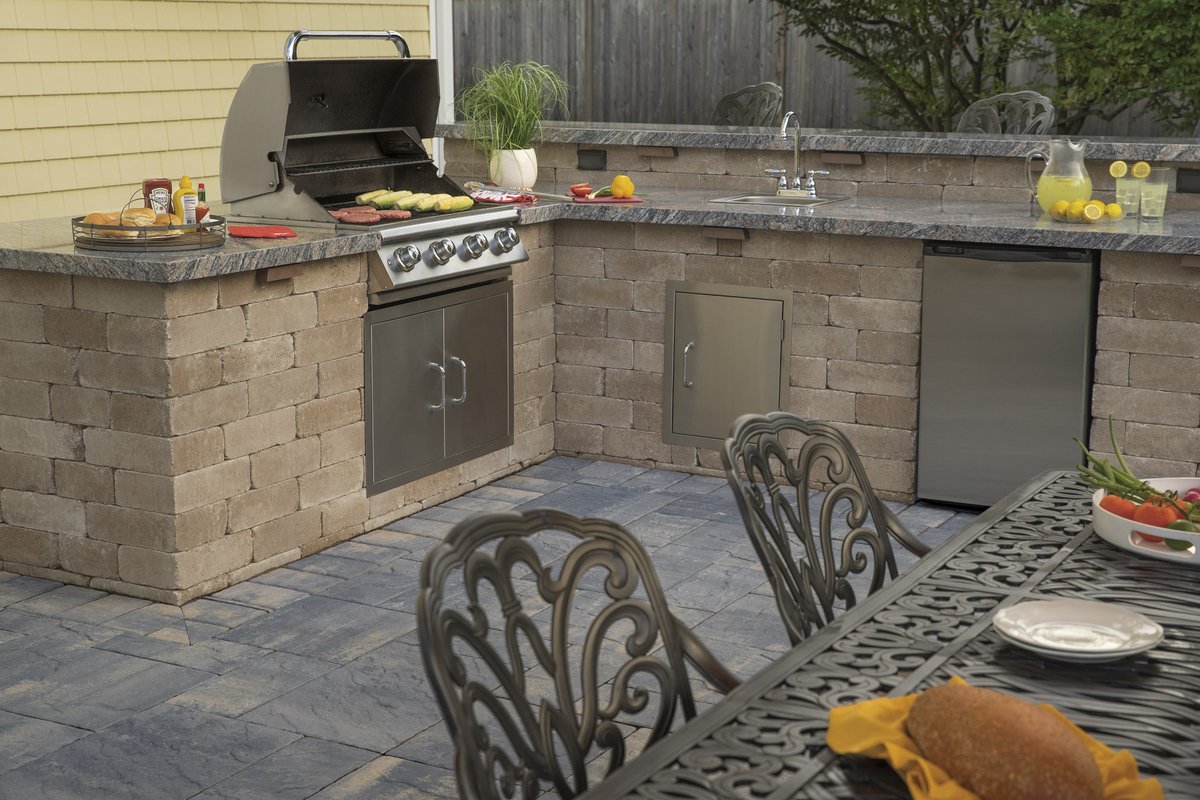 Take your hosting to the next level with a luxurious outdoor kitchen crafted with Cambridge Pavers. 
Tap the link to explore more: CambridgePavers.com

#CambridgePavers #OutdoorKitchenGoals #LuxuryBackyard #HostInStyle