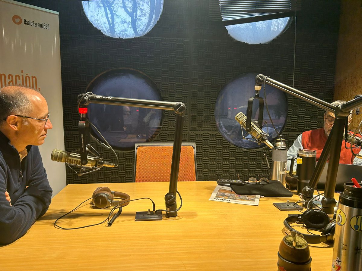 Mañana de sábado, tiempo para una entrevista en profundidad con <a href="/jaimeclara/">Jaime Clara</a> en <a href="/RadioSarandi690/">Sarandí 690</a>. Ocasión para hablar de las redes, el silencio, la mirada creyente a la sociedad, la duda, la libertad y más.