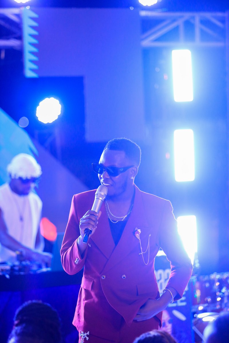 Just recovering😂 from the mighty #KunaanaEmceeLiveExperienceSn3 🎤
Thank y’all that supported🫡
Special thanks to our sponsors, Djs, MCs, Artists, media and all music stakeholders holders😍
CC; <a href="/LuxorBarMbra/">Luxor Bar & Grill</a> <a href="/vima_events_ug/">VIMA EVENTS | Wedding Decorator & Events planner i</a> <a href="/UpTownEvents19/">UpTown Events & Marketing Agency</a>