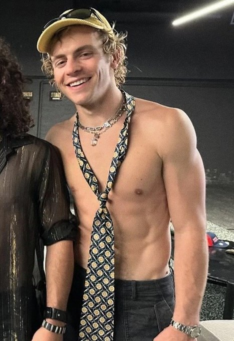 ross lynch 🌼