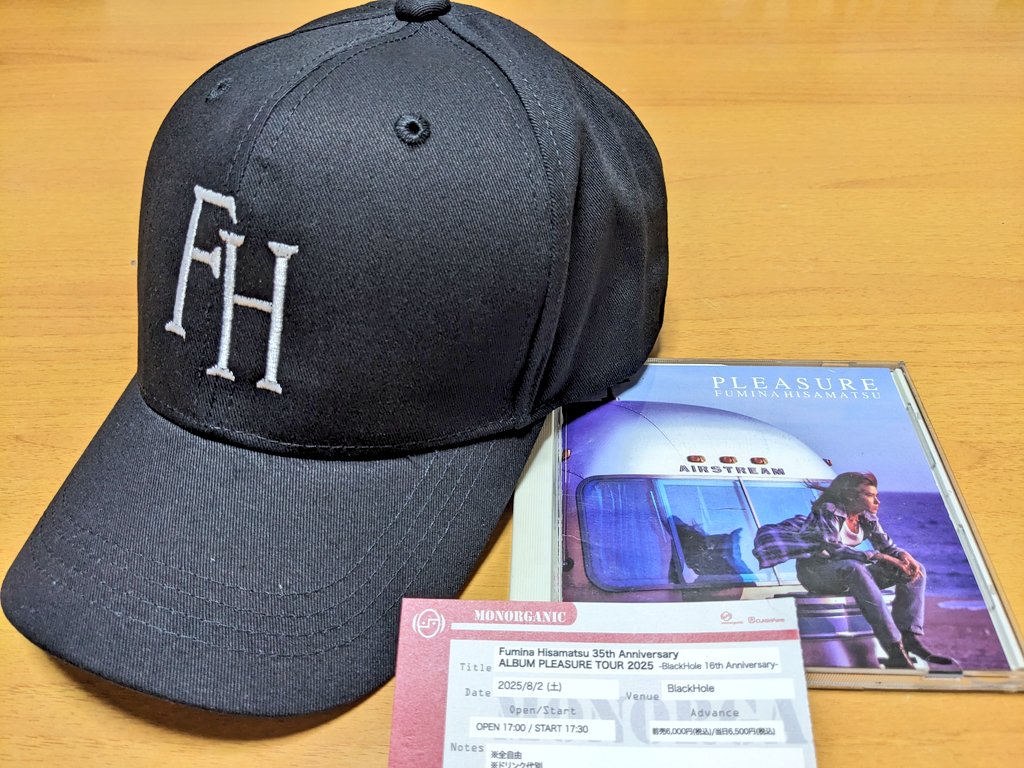 #久松史奈 さんのライブ行ってきた！
どれも最高だったんだけどHELLO！は盛り上がって特に楽しかったな〜
帽子買いました！普段は同じく髪が潰れるから被らないけど(笑)食品買い出しはすっぴんだったり、髪ボサボサの事が多いので必須。夏に限らず多いに使わせていただきます。
