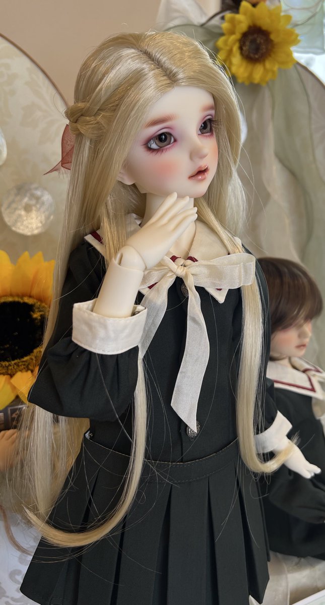 昨日、アダプションモデルちゃん同期お写真も撮影しました！（<a href="/s0327d/">みまさか、@ドール活動のろのろ開始</a> さん、<a href="/HarumaDoll/">キリサキハルマ(666)*Doll、模型、私生活垢</a> さん、<a href="/retroyayokochou/">一期💕</a> さんありがとうございました😊）
SD63ホワイト肌ちゃんとSDM14こはく/ひすいのタン肌ちゃん。
2人とも可愛いし、美人さんだし❤️