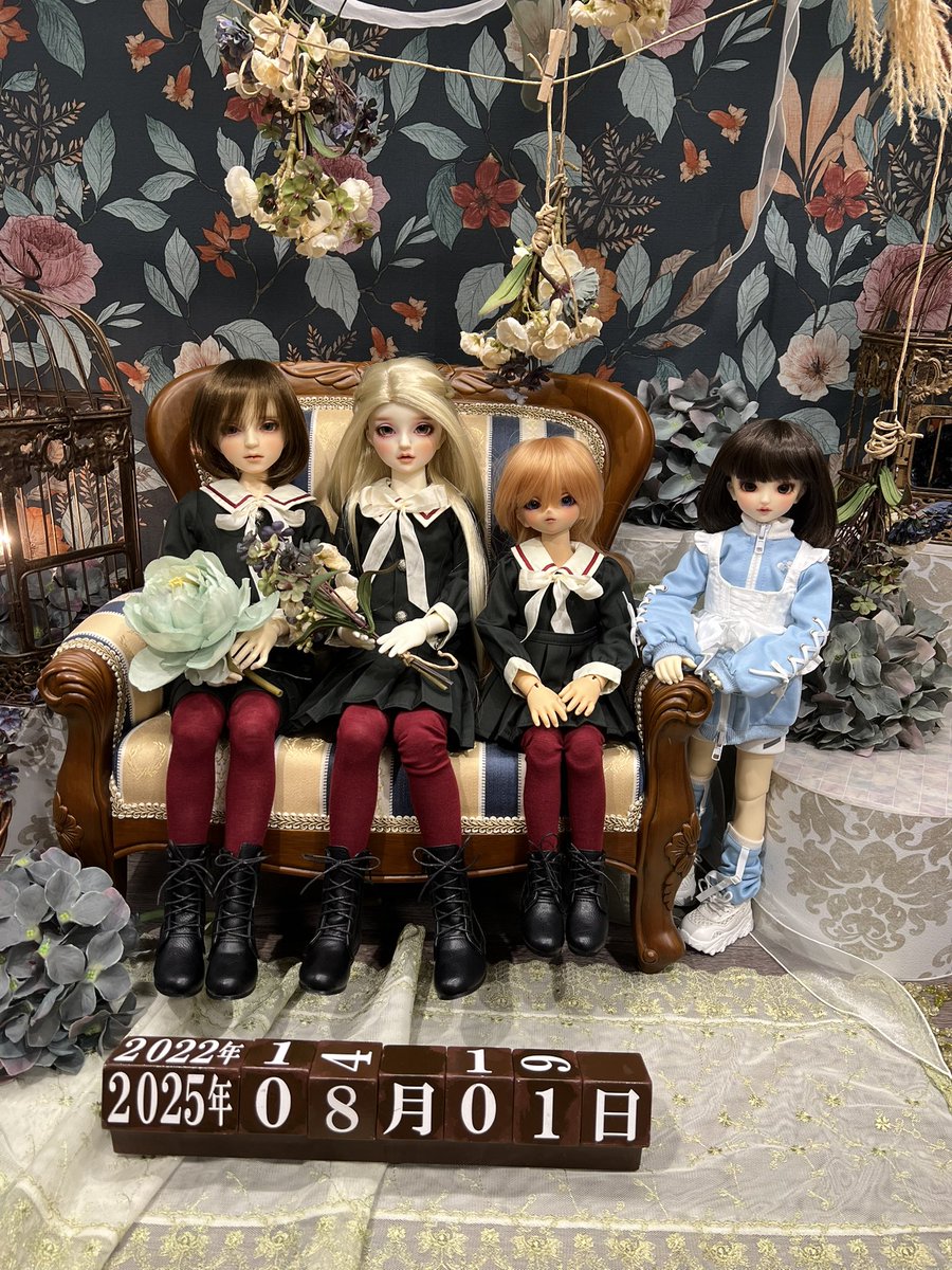 58番くんは、人見知りさんなのかなぁ？女の子が若干苦手なのかな？目線が合わせにくくなり、この戸惑いの表情…。
大丈夫！家には、いつでもニコニコみんな仲良し大作戦の指揮官、我らが健ちゃんがいる！
そして男子ドール率高い！天使も女子というより男子😆（幼雪と幼霞を除き）