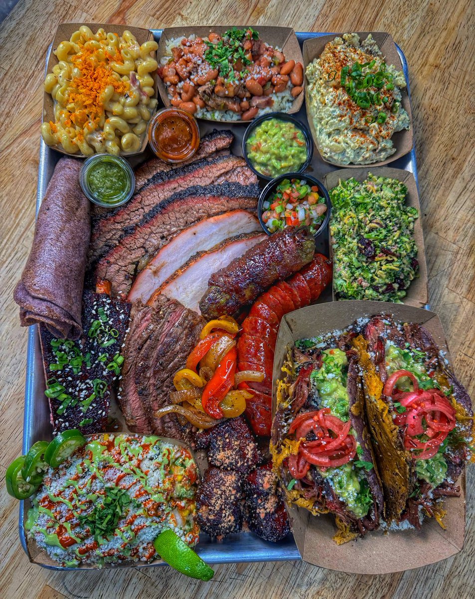 A tray of Texas BBQ perfection from B4 Barbeque in Mabank, TX this week. Texas BBQ is 👑.