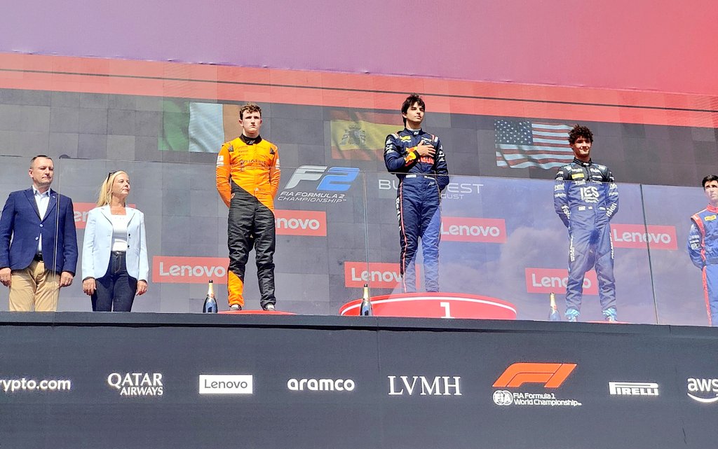 carlos miquel (@carlosmiquelf1) on Twitter photo ¡Soberbia victoria de <a href="/JMMarti_oficial/">PepeMartiS</a>! Aguantó los ataques de Lindblad primero y Dunne después, en un final agónico. Suena el himno de España en el podio de F2. Mano al corazón... ¡Soberbia victoria de <a href="/JMMarti_oficial/">PepeMartiS</a>! Aguantó los ataques de Lindblad primero y Dunne después, en un final agónico. Suena el himno de España en el podio de F2. Mano al corazón...